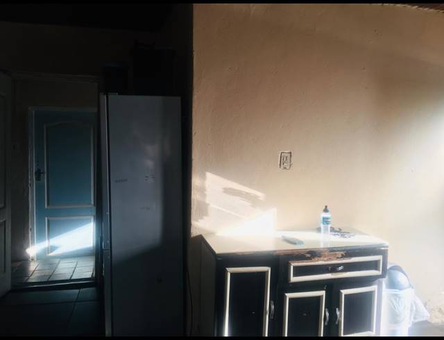 3 BEDROOM FREEHOLD FOR SALE IN MANDELA PARK